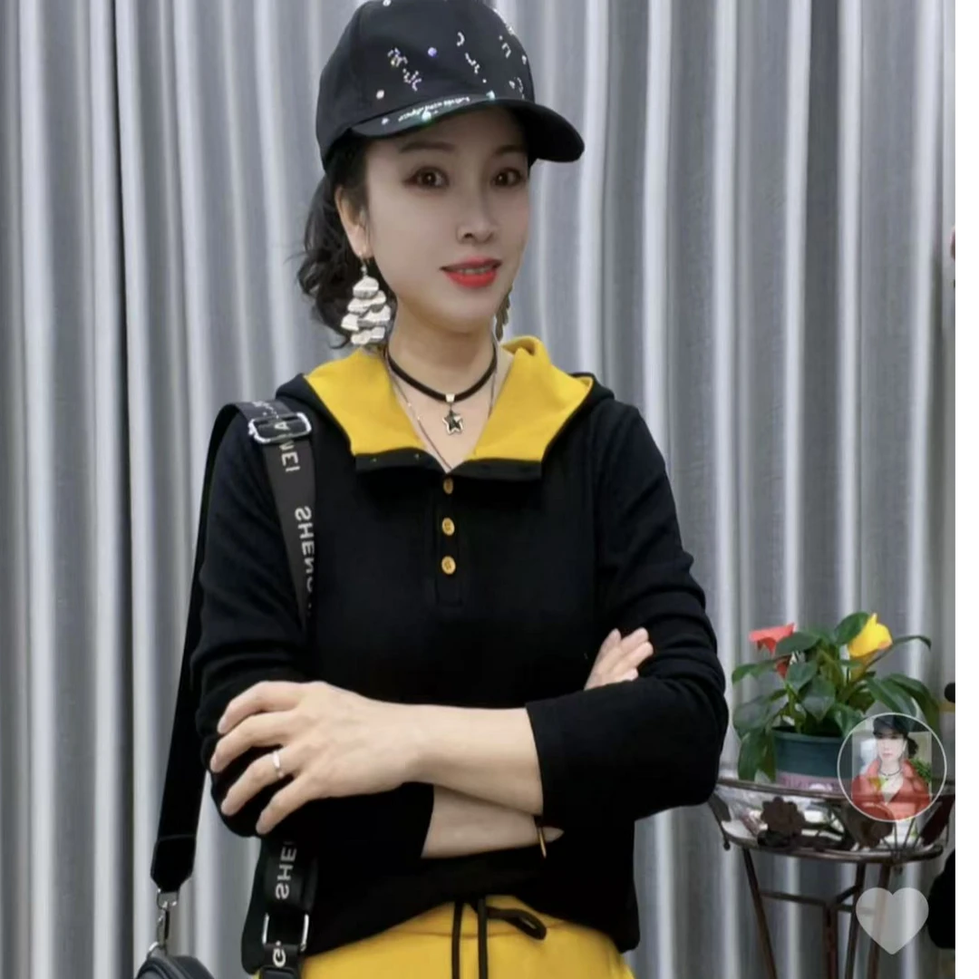 【懂你吴姐】7776时尚曲线连帽撞色上衣