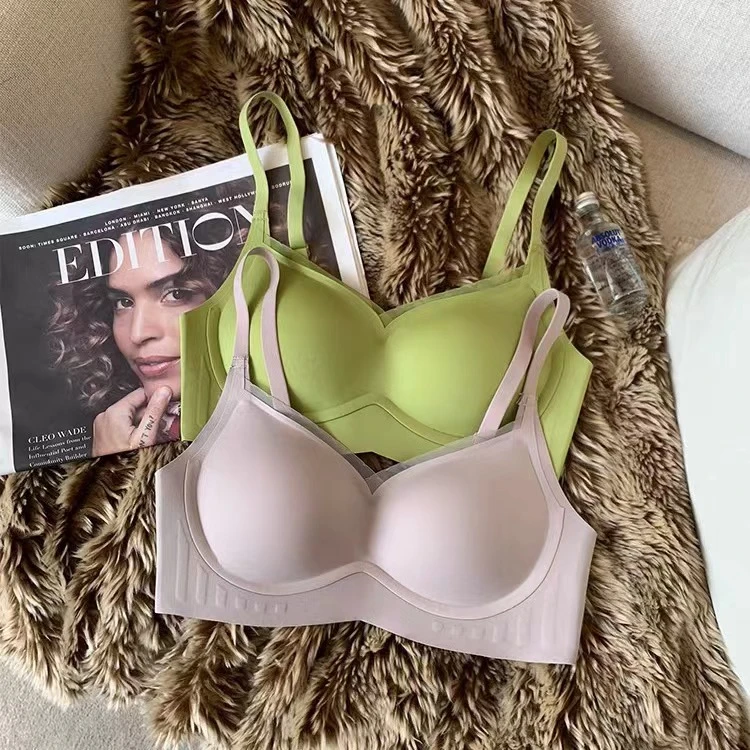 无痕内衣女薄款舒适简约收副乳防下垂上托软支撑聚拢无钢圈文胸罩