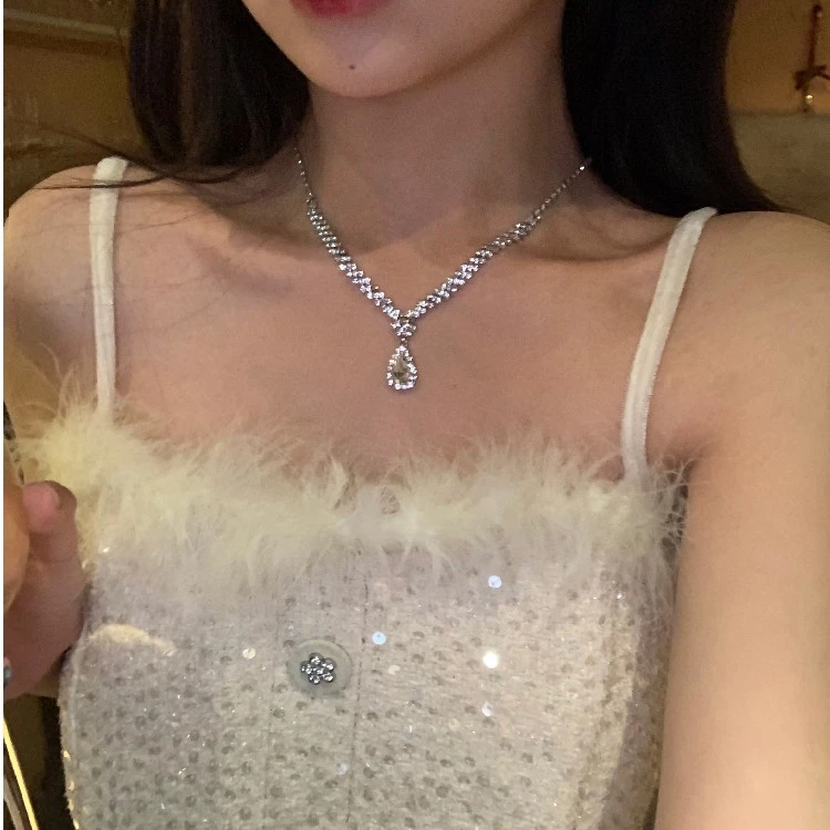铜合金项链 派对lady~闪锆精致水滴项链秋冬高级感轻奢小众配饰女
