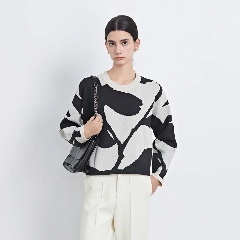 S·DEER圣迪奥女装正品时尚休闲宽松圆领黑白色长袖毛衣S233Z3504