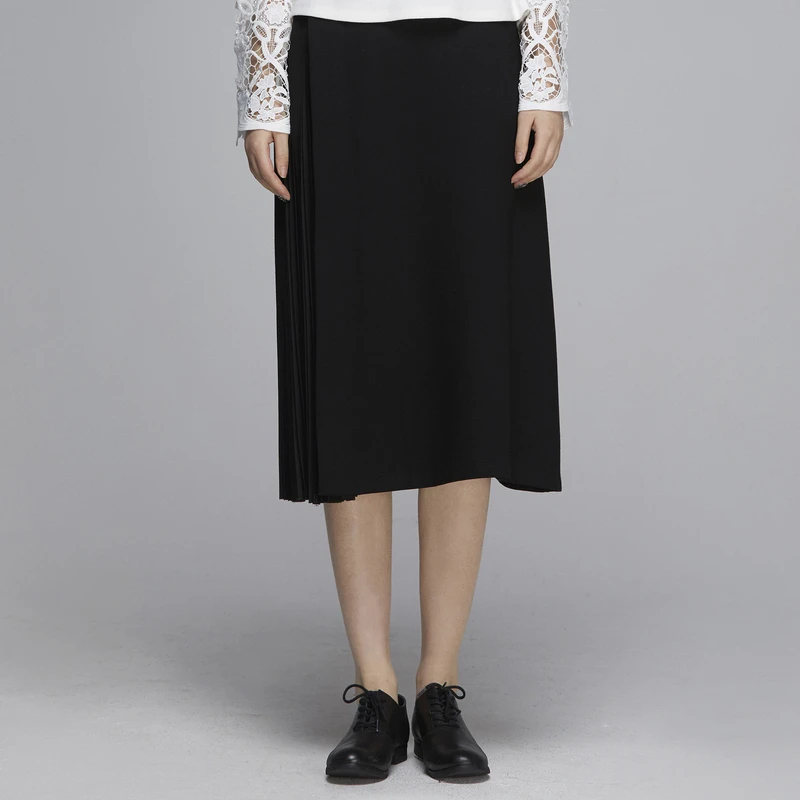 sdeer圣迪奥女装时尚气质百搭褶裥纯黑不规则针织长裙S20181107