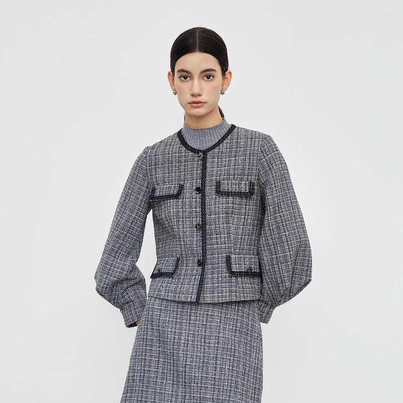 圣迪奥女装时尚气质正品款小香风V领肌理毛呢短款外套S23462204