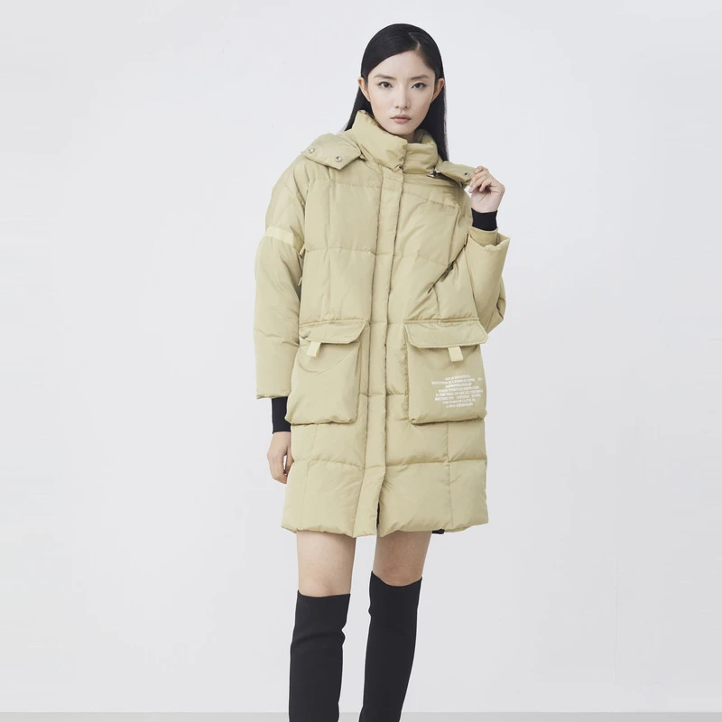 S·DEER圣迪奥女装时尚高领连帽撞色字母中长款羽绒服S214Z2403