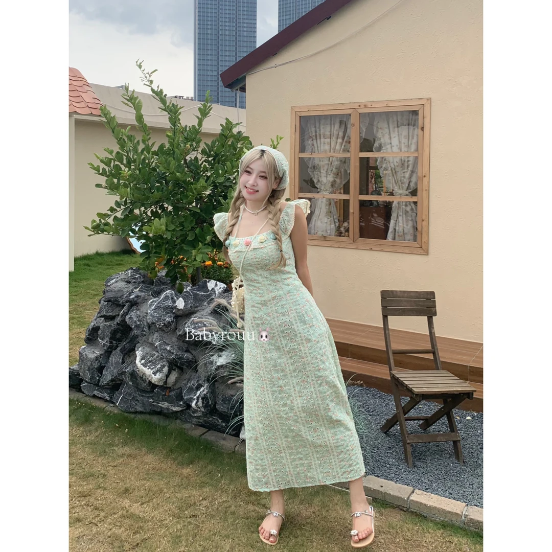 温与柔【浪漫西西岛】甜美碎花镂空收腰吊带连衣裙