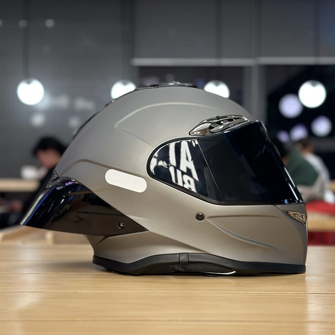 NBTK大尾翼全盔摩托车保温机车仿赛头盔街车复古四季全盔头盔推荐