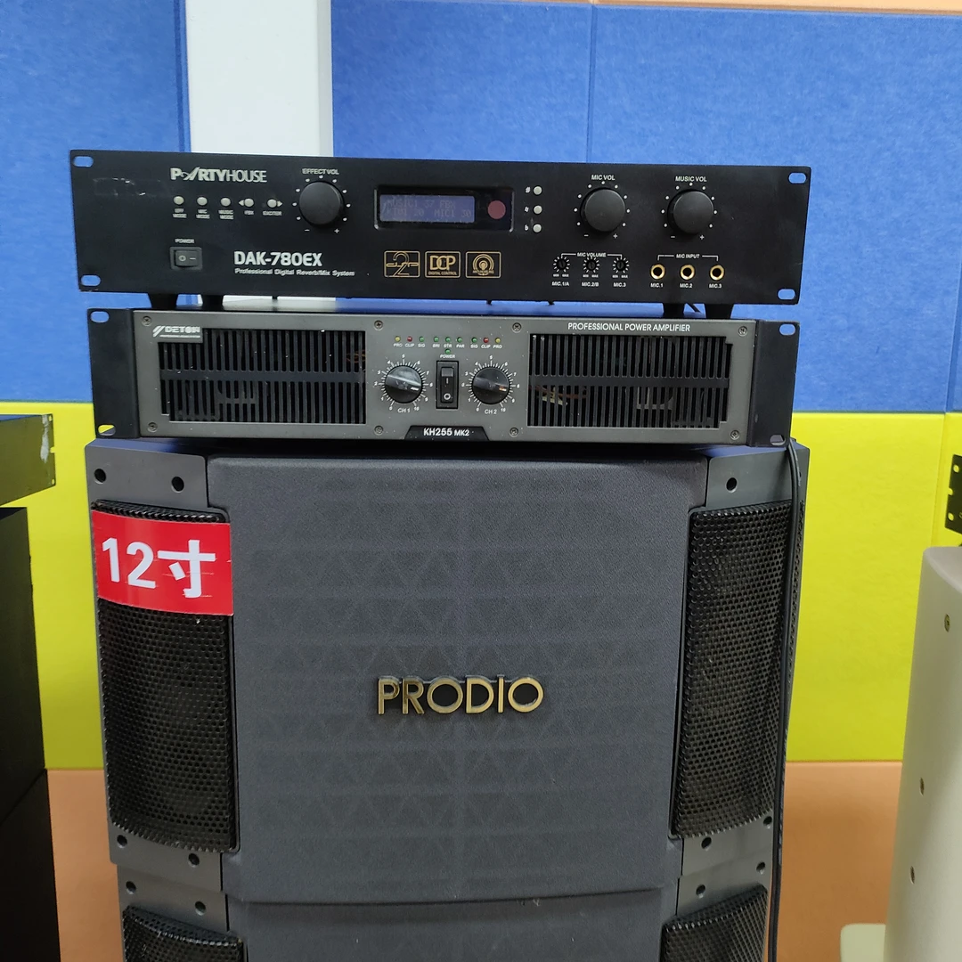 宝迪奥十二寸卡包音响一对+功放+效果器，不包邮