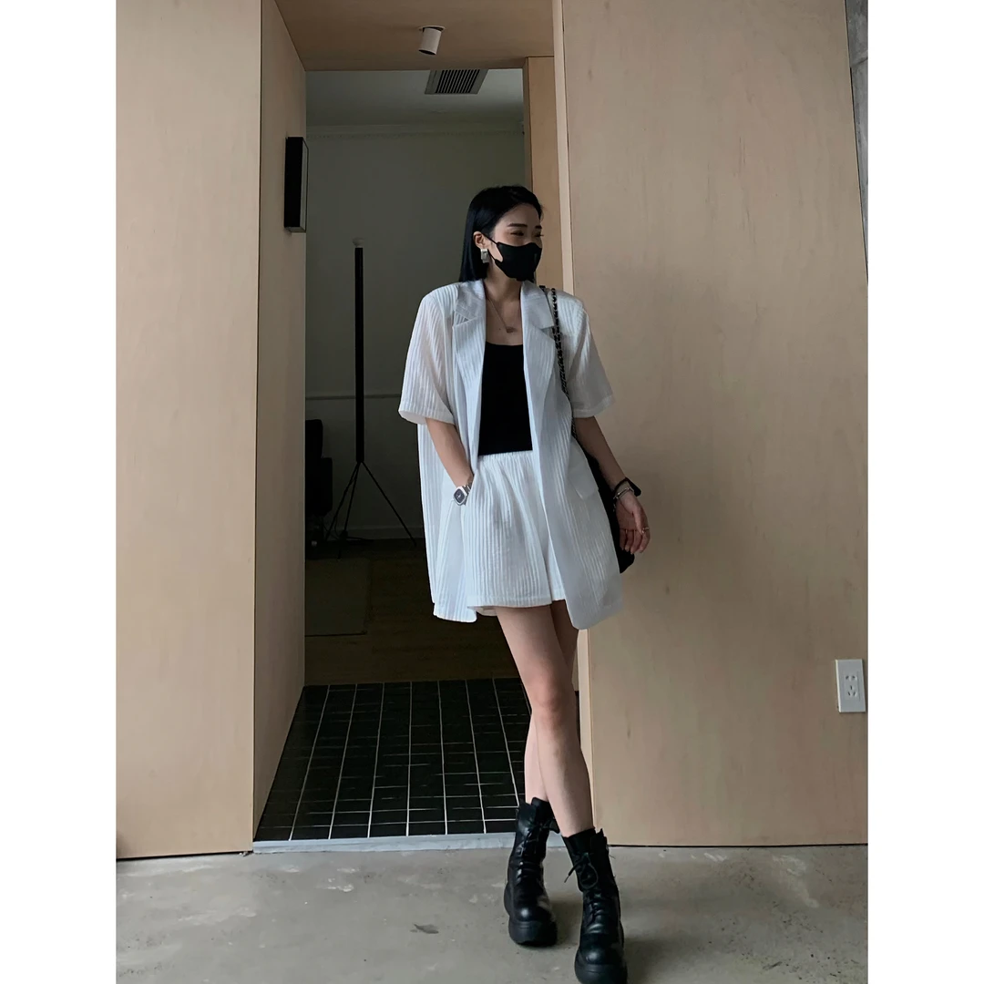 【福利】新款肌理感时尚显瘦短袖小西装外套女短裤套装竖条纹6029