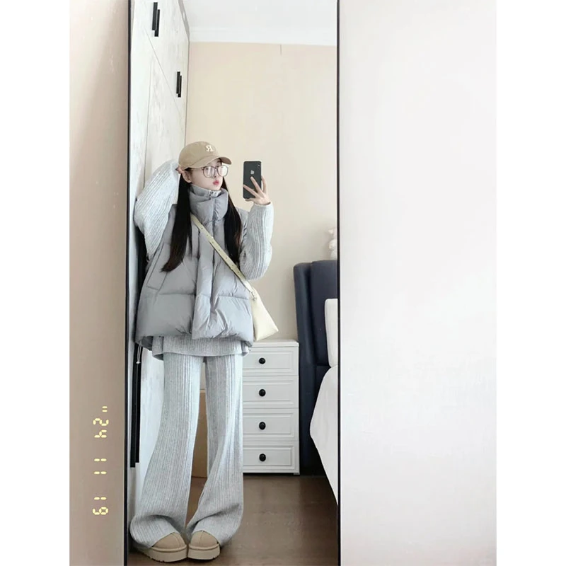 韩系冬季穿搭一整套2024新款休闲保暖棉服马甲针织衫休闲裤三件套