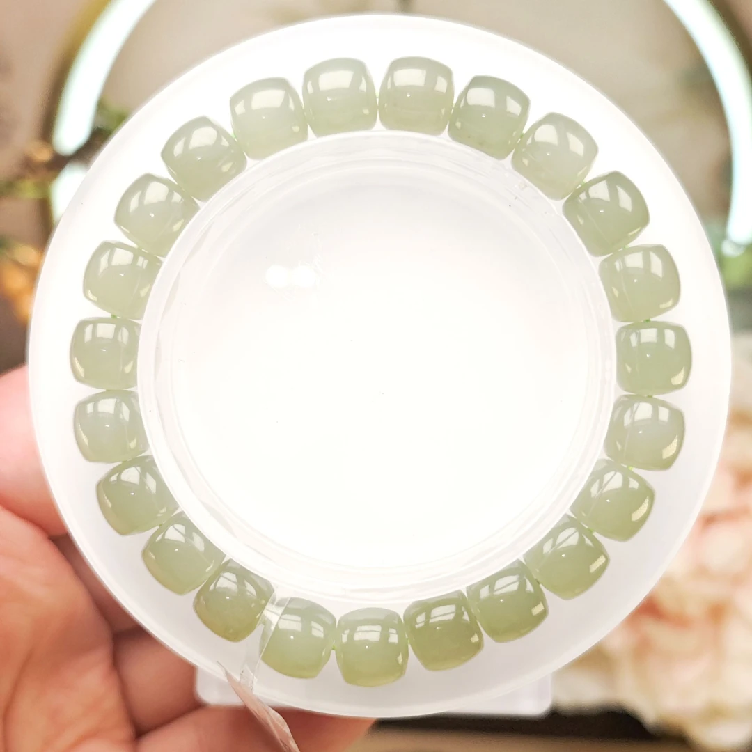 AJ176 青润—和田玉晴水青海料老型珠手串