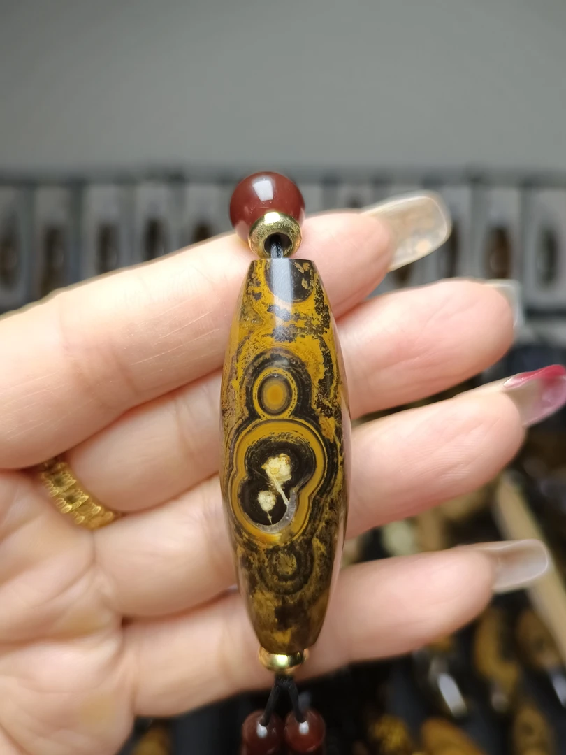 非金属仿水晶吊坠 机油黄草花底三眼小做佛图腾吊坠尺寸50mmx17mm