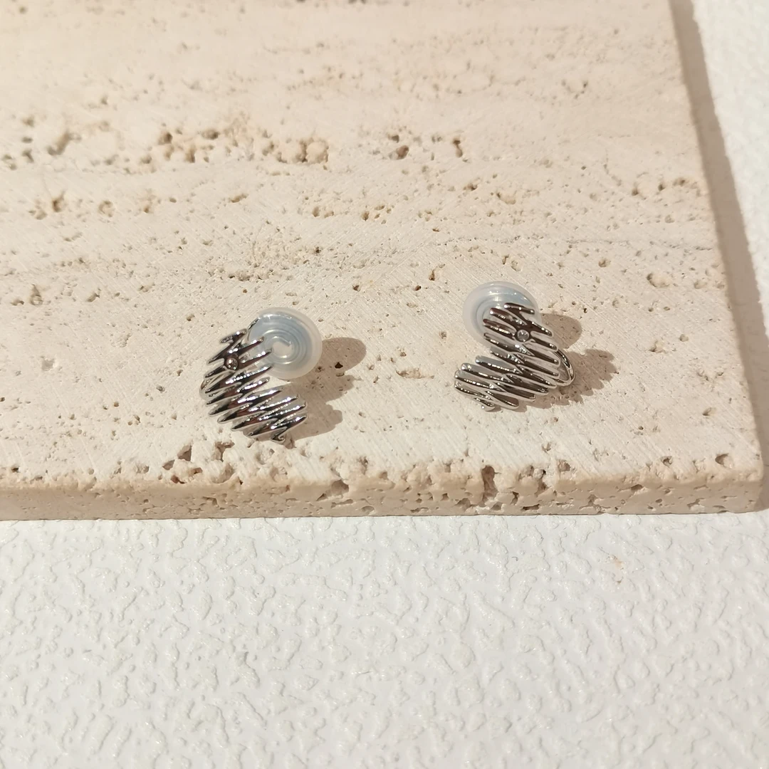 合金耳饰 甜可饰品  时尚气质百搭简约银色爱心耳夹