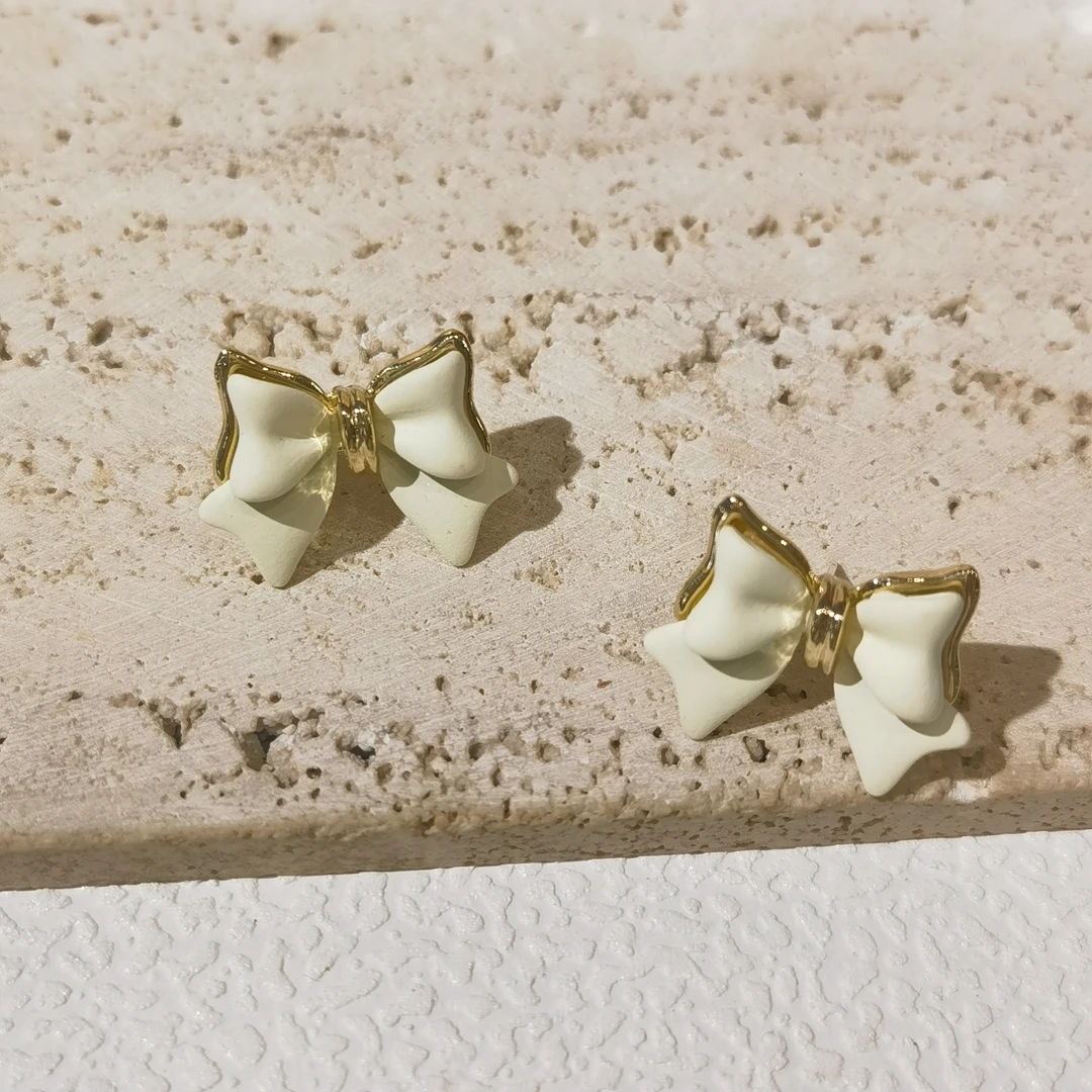 合金耳饰 甜可饰品 时尚法式复古少女蝴蝶耳针