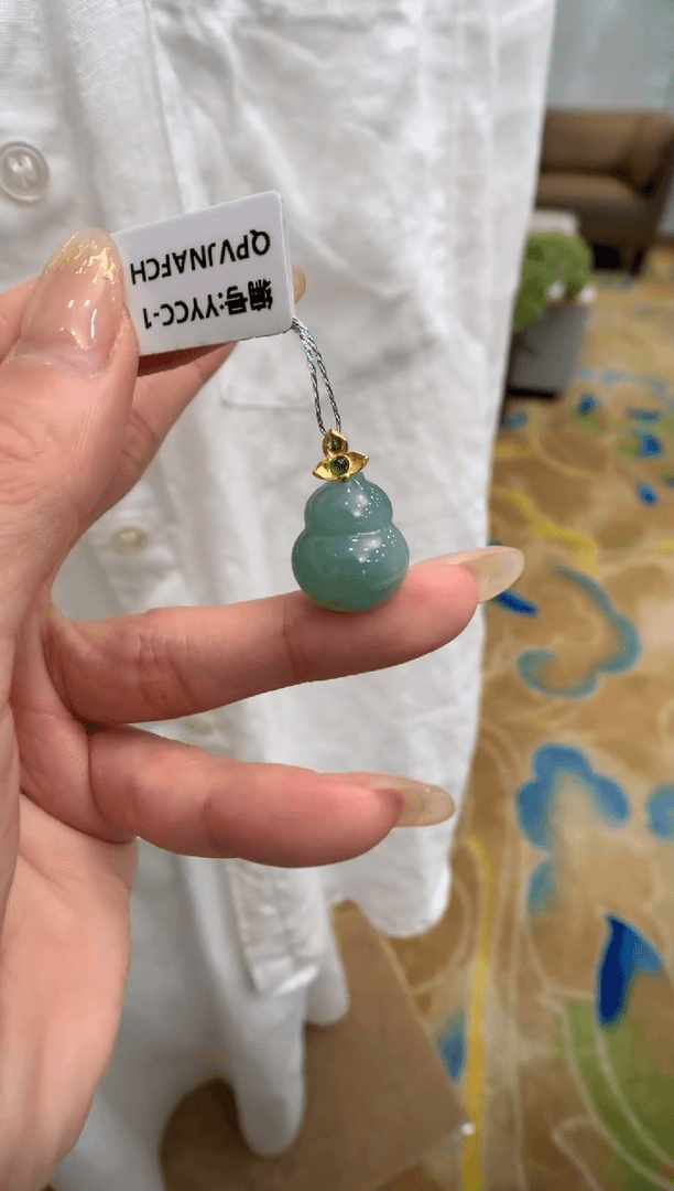 【闪购商品】翡翠颈饰18K金镶嵌葫芦