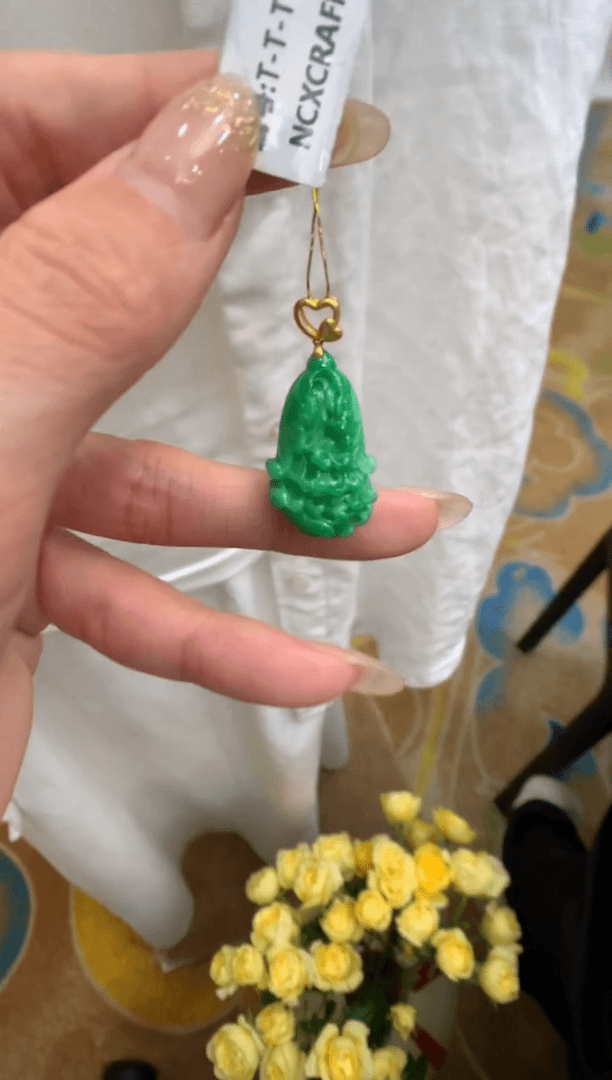 【闪购商品】翡翠颈饰18K金镶嵌白菜