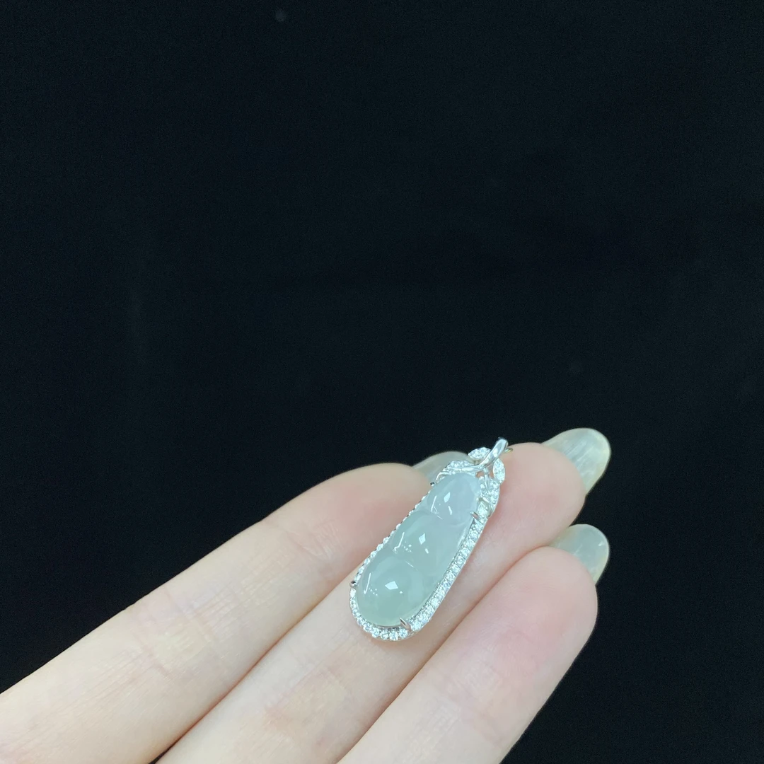 翡翠冰绿底豆子吊坠  冰透精美素款吊坠【YS-2A07】