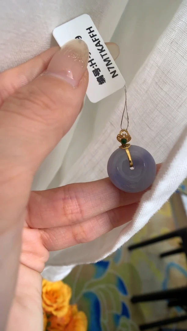 【闪购商品】翡翠颈饰18K金镶嵌平安扣