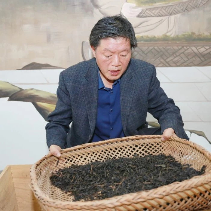裕兴重泾阳茯茶 非遗亲作.老茶带青瓷套盒