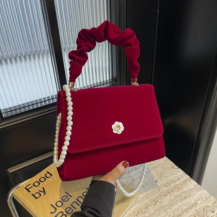 珍珠链条单肩包女2025新款时尚高级感手提小方包流行爆款斜挎包红