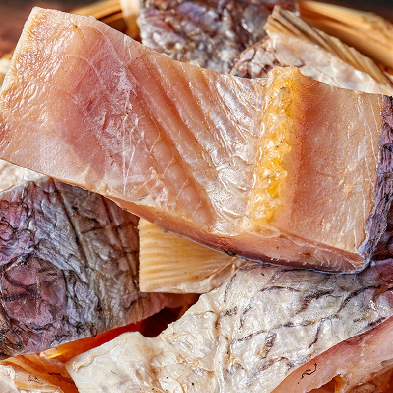 湖北阳新海鲜特产腊鱼草鱼鲢鱼腊鱼整支剁成块咸鱼腌晒干鱼肉