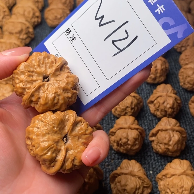 【闪购商品】桃核吊坠S***y