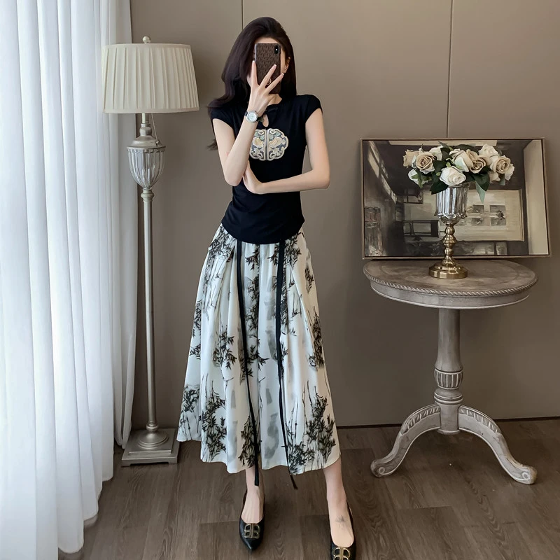 此念新中式刺绣短袖时尚套装女夏季新款高端复古气质宽松水墨画裙