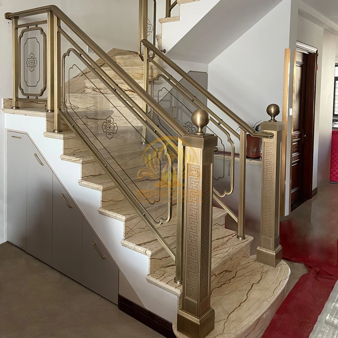 黄铜扶手护栏钢化玻璃栏杆现代简约全铜新中式别墅室内楼梯扶手