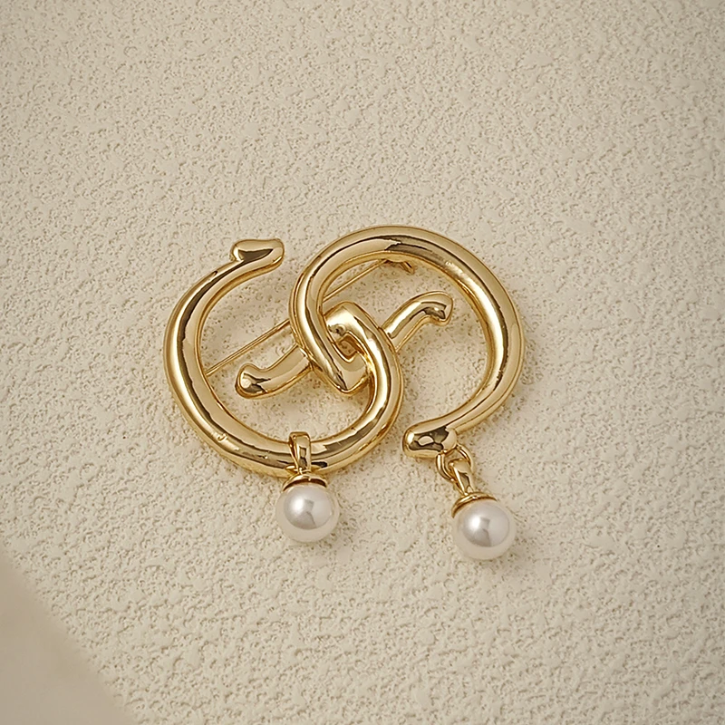 非金属仿水晶胸针 高端气质双G胸针精致时尚高档奢华大衣西装别针