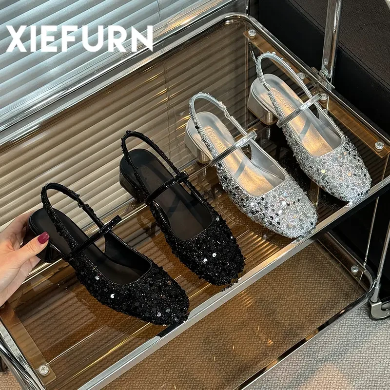 XIEFURN/鞋夫人法式方头一字扣带2024新款后空粗跟亮片时装凉鞋女