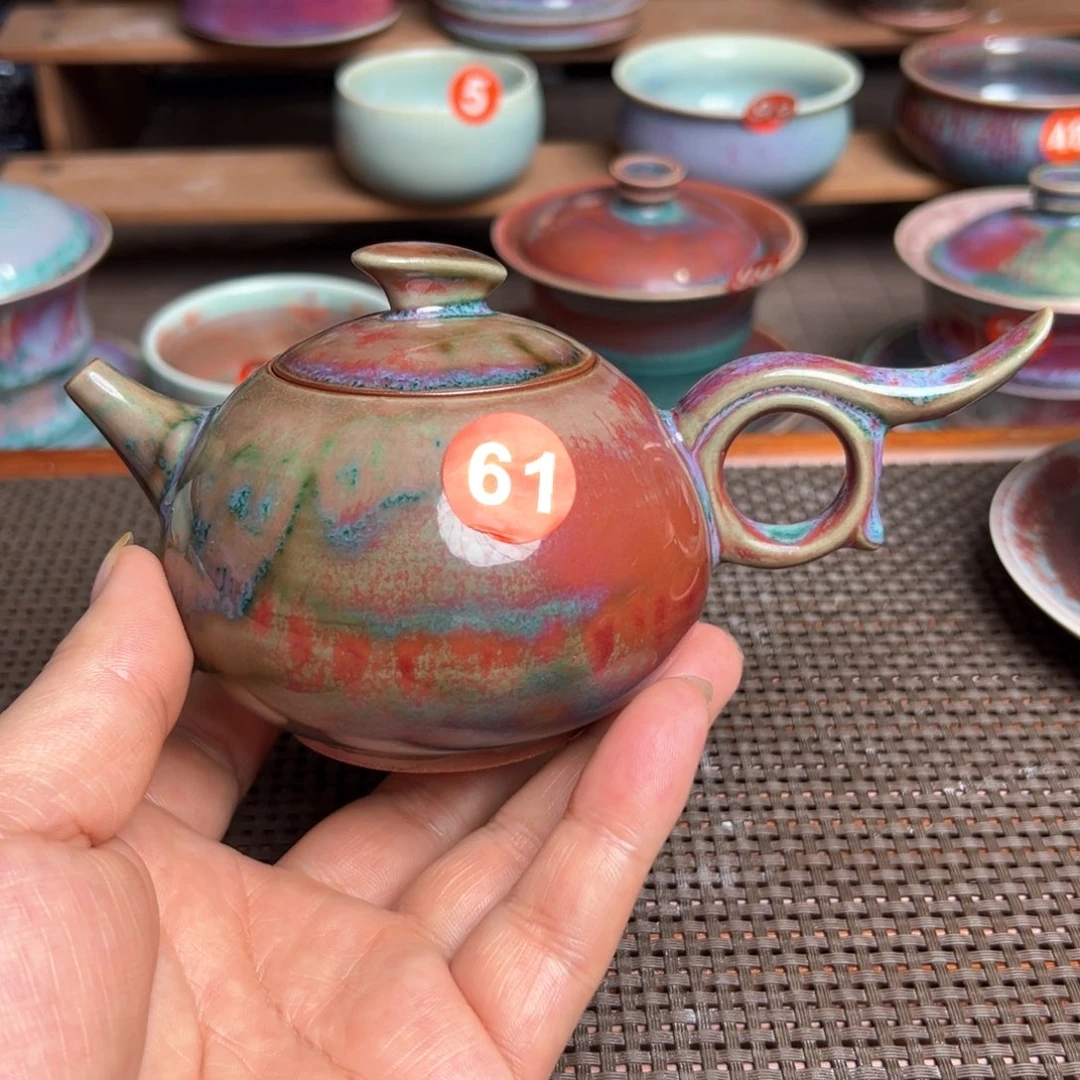 手工制作钧窑茶壶