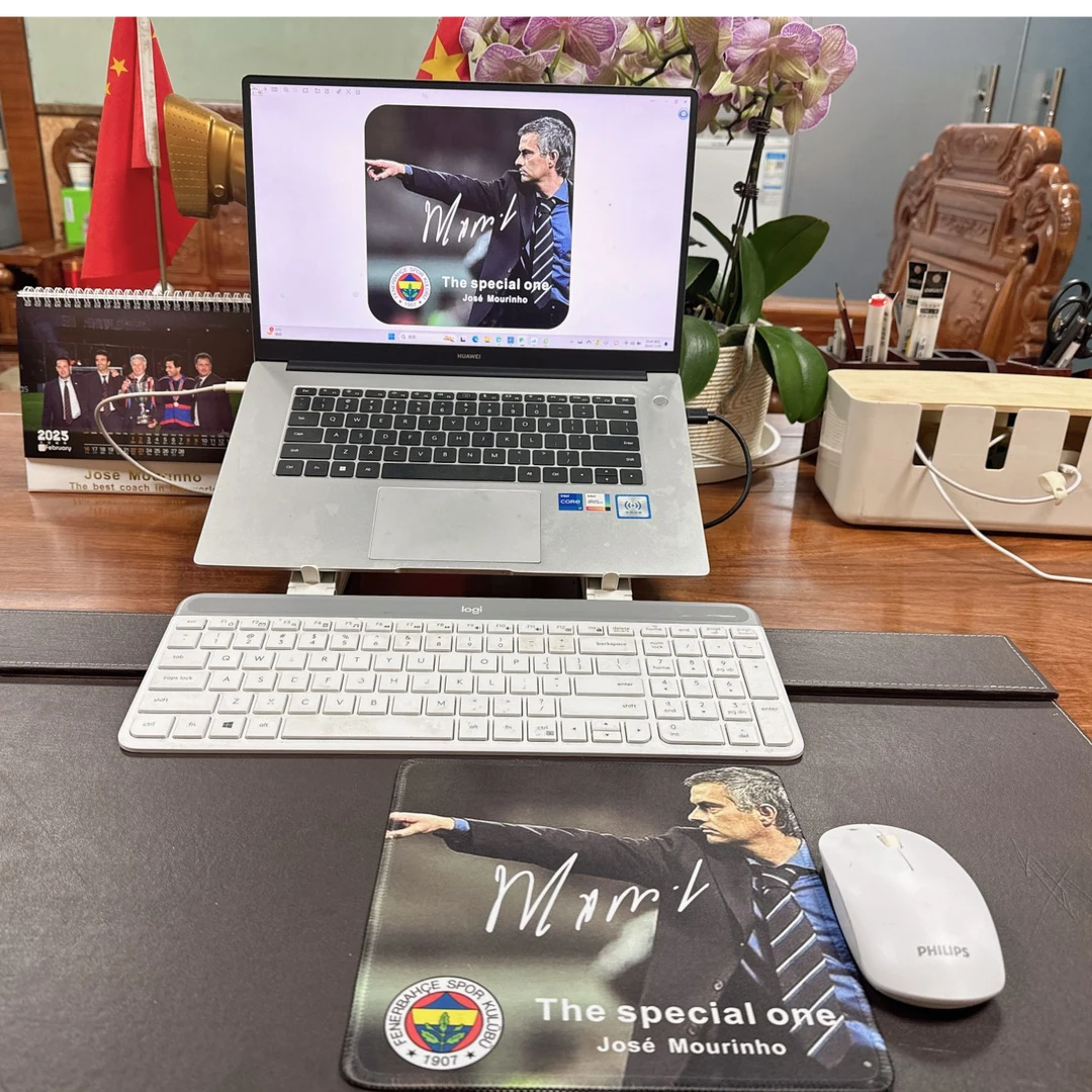 鸟叔穆里尼奥经典瞬间搭配费内巴切元素办公桌（正方型）小鼠标垫