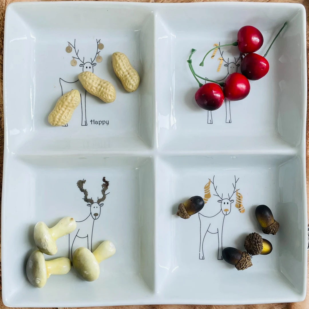 四格水果盘/圣诞麋鹿图案分餐盘子/圣诞节餐具