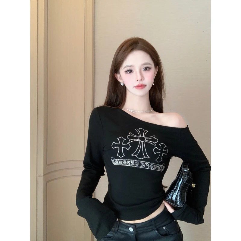 法式气质别致绝美秋新款烫钻斜肩露肩长袖t恤修身显瘦辣妹上衣女