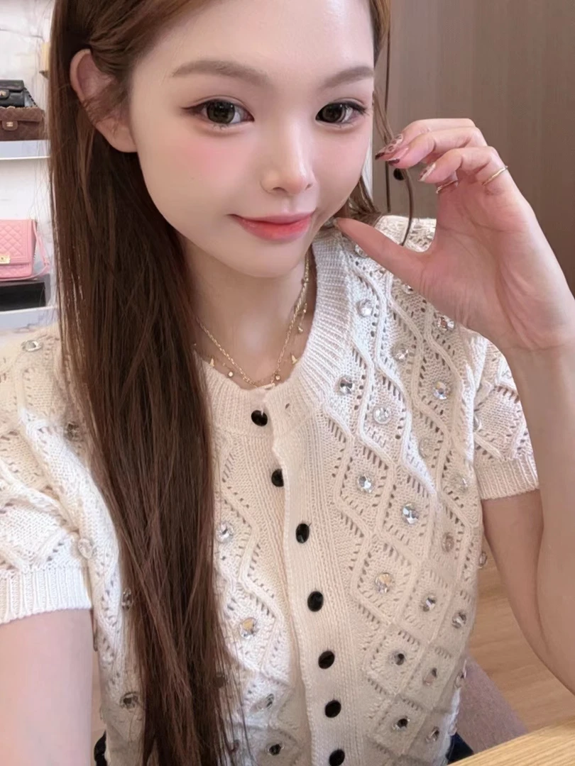 xxxwxz王希之  白色菱格满钻镂空针织短袖开衫排扣上衣t桖#12894