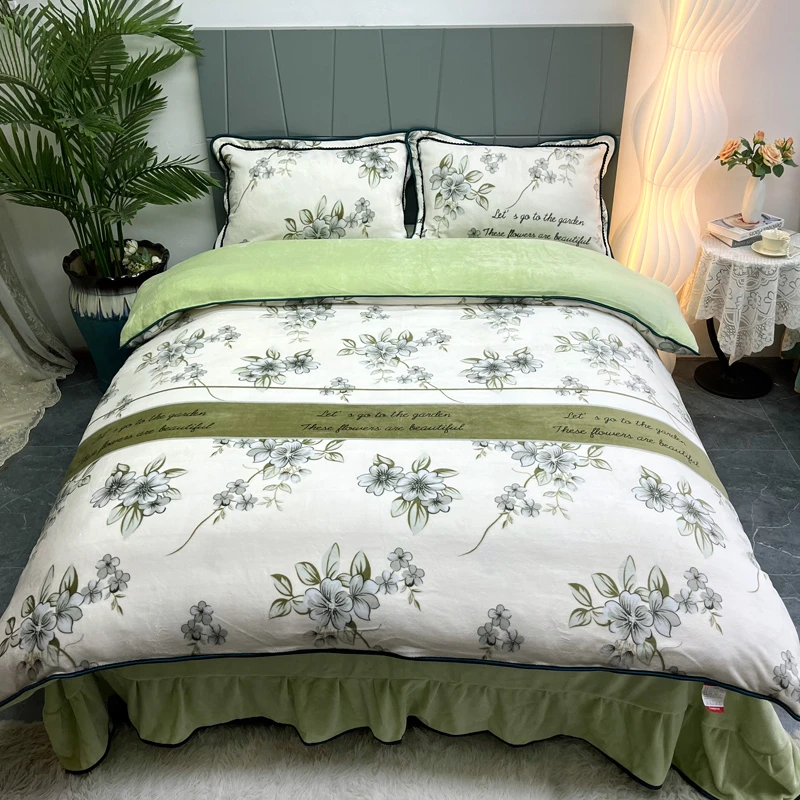 加厚8-9斤牛奶绒四件套冬季保暖双面绒被套2米不掉毛清新碎花床裙