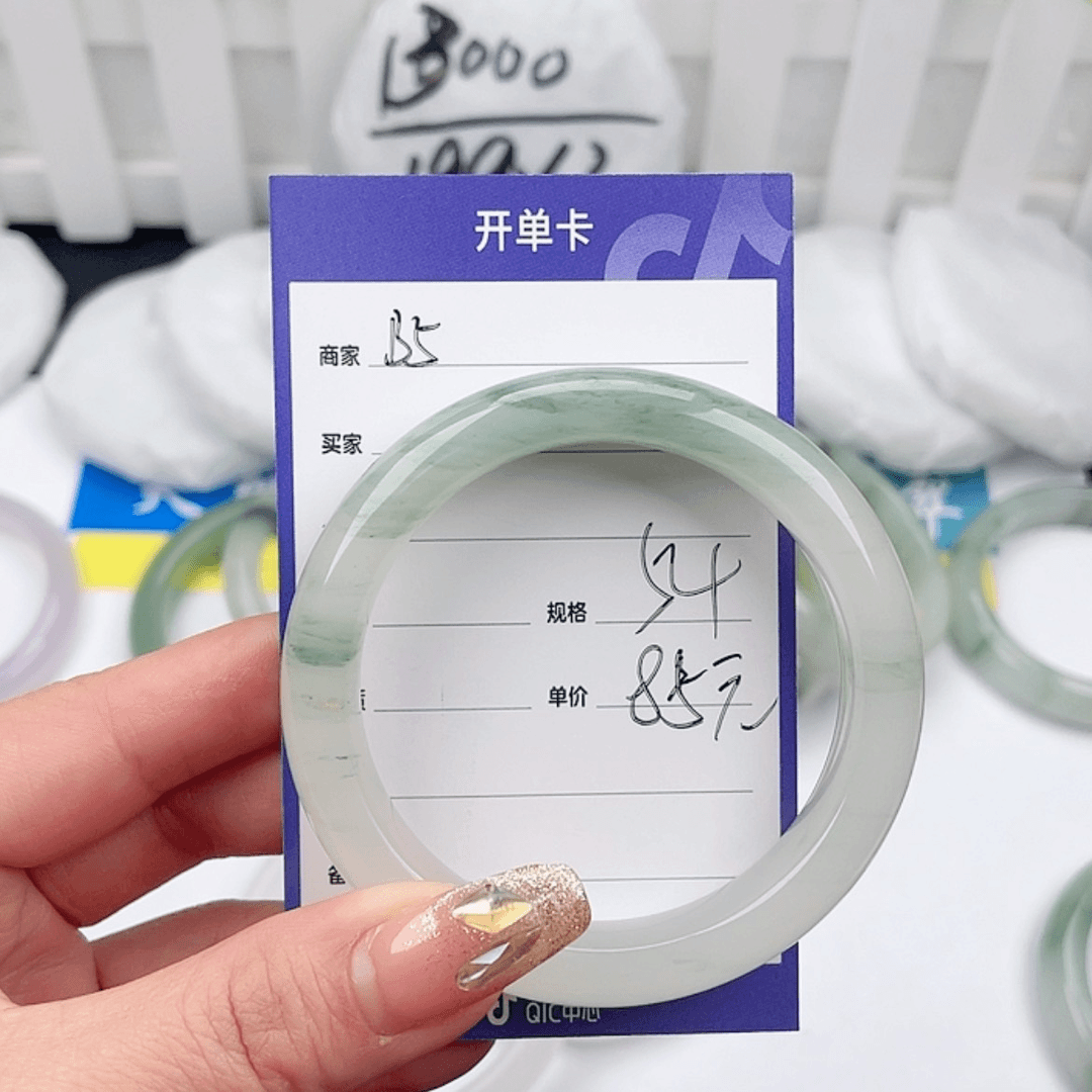 【闪购商品】石英质玉手镯未镶嵌?****