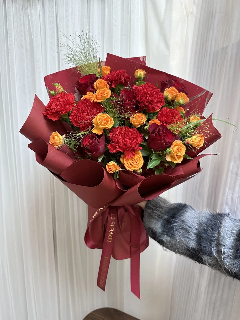 女王驾到♥〖6枝康乃馨搭配5枝红玫瑰〗混搭高端鲜花花束送妈妈长辈生日花束花店配送上门·小时达同城配送