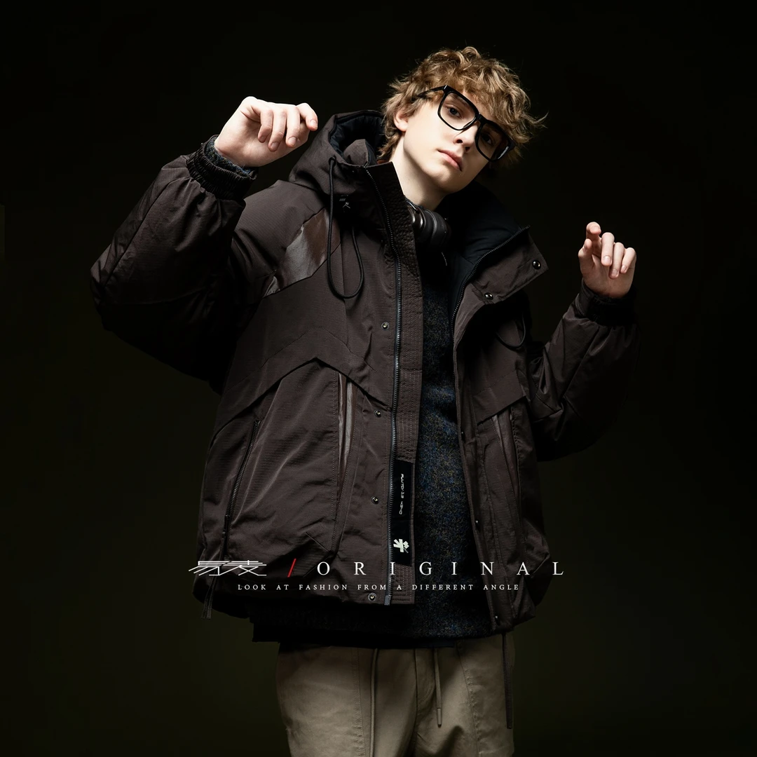 易麦2024新款重工拼接剪裁立领连帽男女同款保暖青少年羽绒服外套