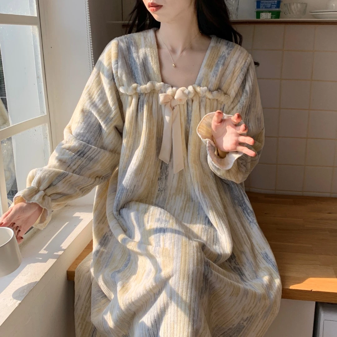 睡裙女冬天珊瑚绒加绒加厚长袖长款宽松保暖法兰绒家居服可外穿