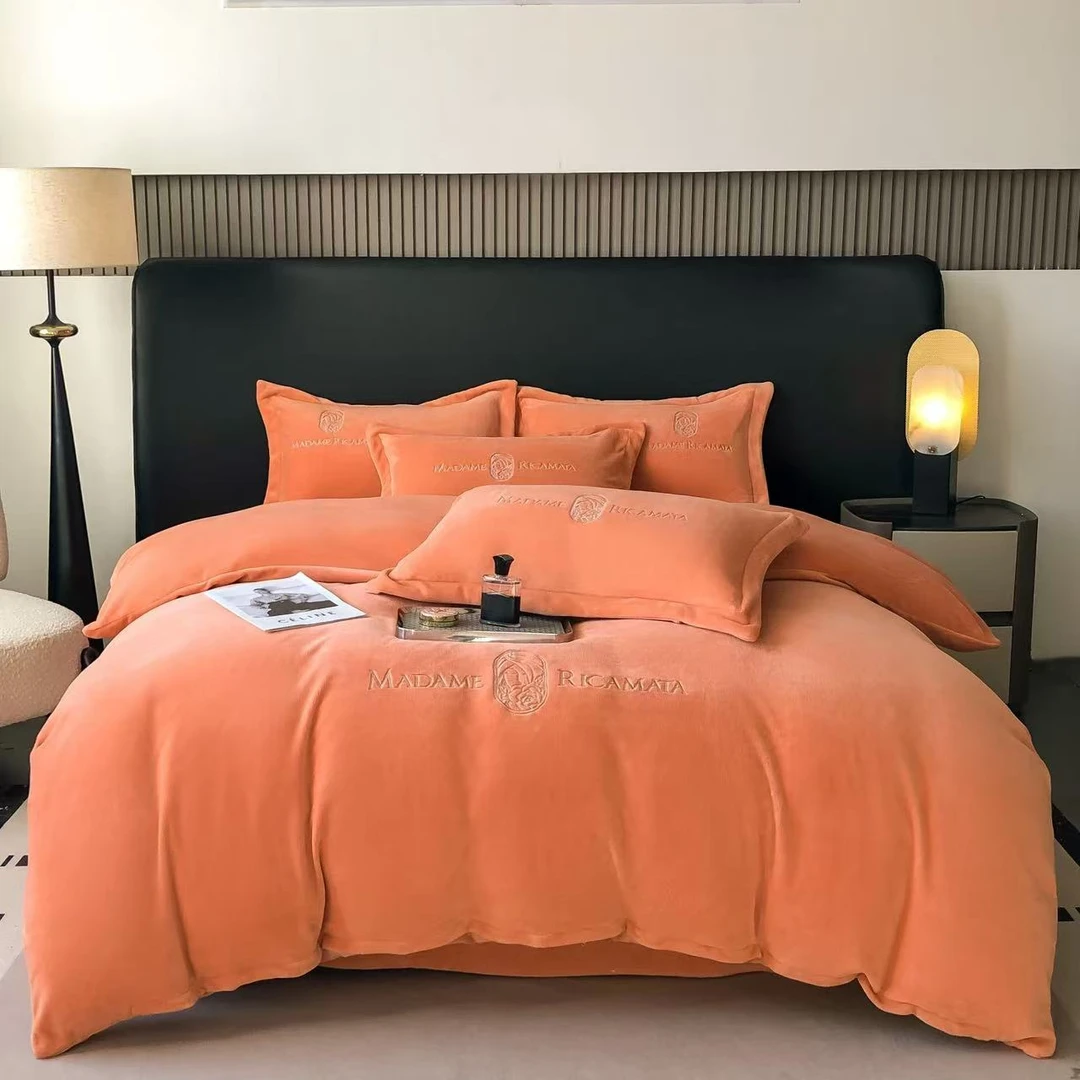 PINCAI/品彩新款加厚刺绣款牛奶绒四件套-QQ03