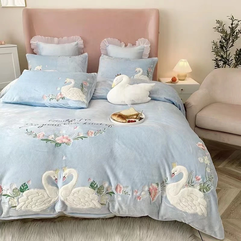 PINCAI/品彩新款牛奶绒绣花（天鹅）系列四件套-02