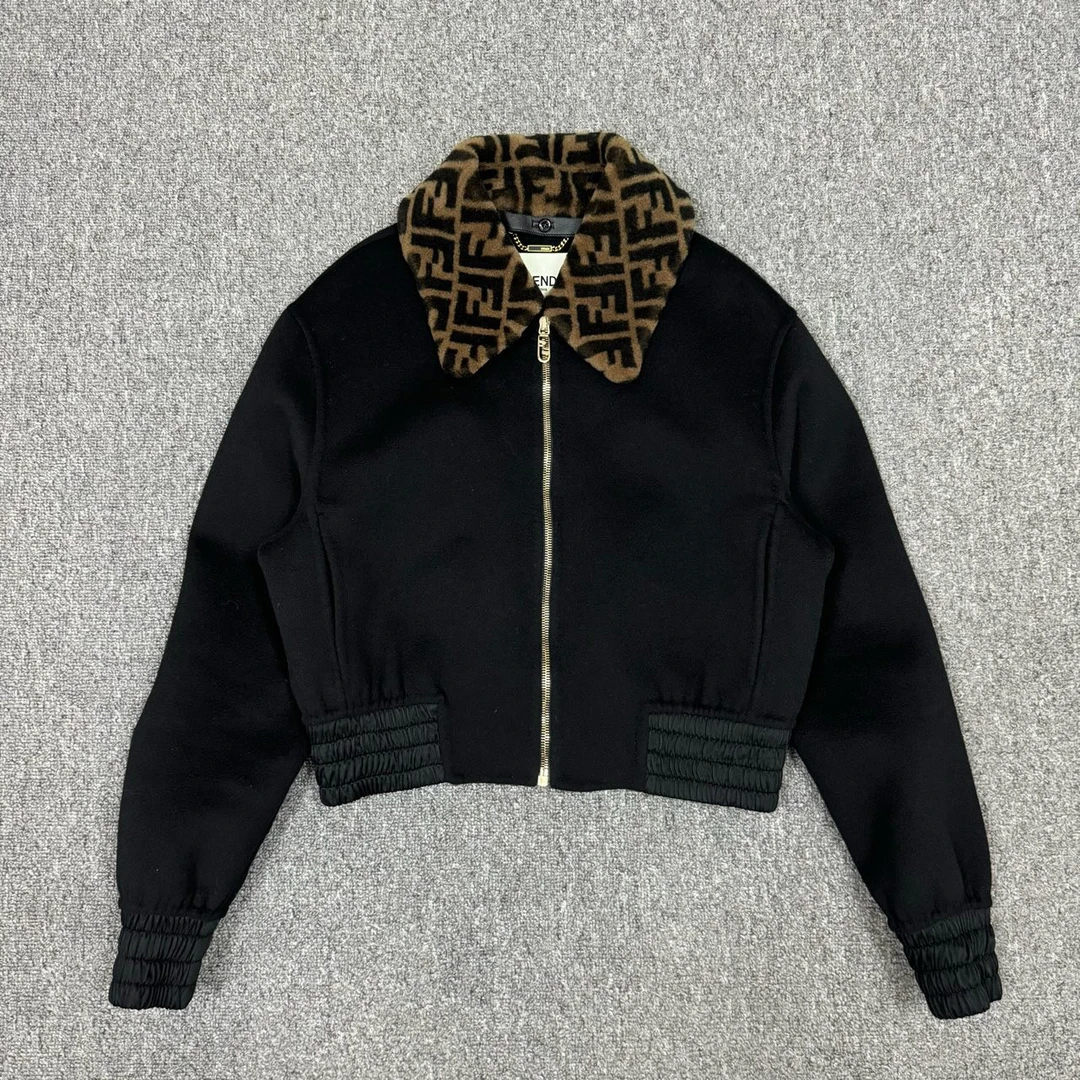 Fendi芬迪 黑色老花外 双F翻领可拆卸 公价3w 38码99新 10311155