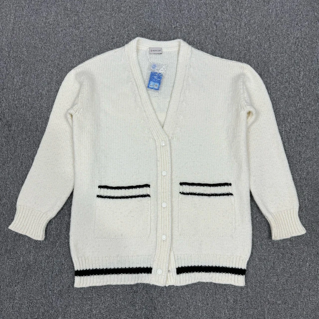 Moncler蒙口 SS22白色羊绒背后植绒logo针织开衫M码99新 10624058