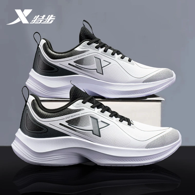 特步男鞋跑步鞋皮面防水男士鞋子官网旗舰正品黑白休闲运动鞋男款