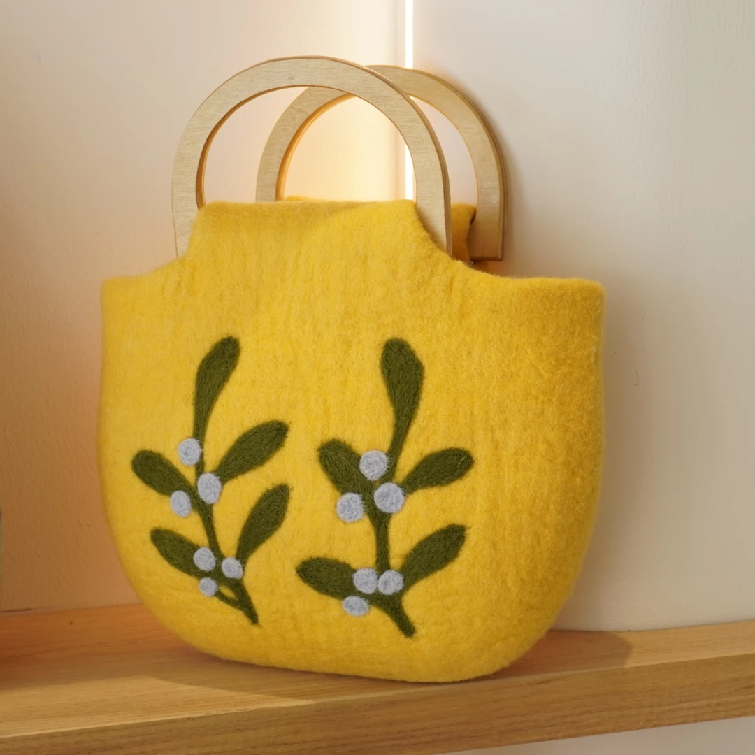黄色花卉木质手提毛毡包 原创设计