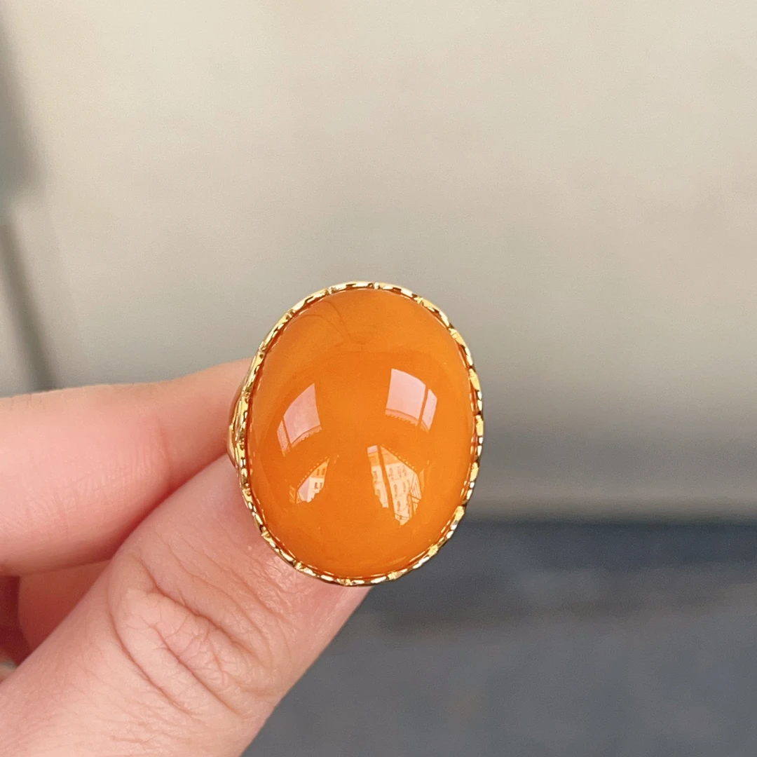 老花蜡蜜蜡大戒指，十分大气，满蜜满蜡精品尺寸27～20-10，银镶活口