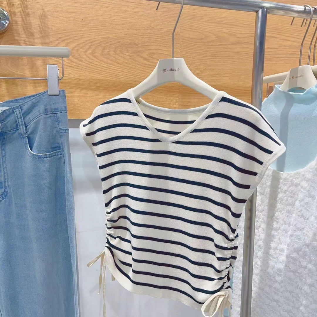 条纹针织上衣抽绳V领