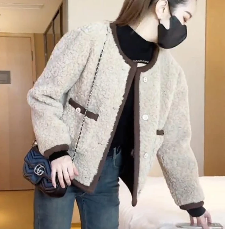 小香风毛毛外套女秋冬气质时尚加厚短款上衣羊羔绒毛毛一体外套潮