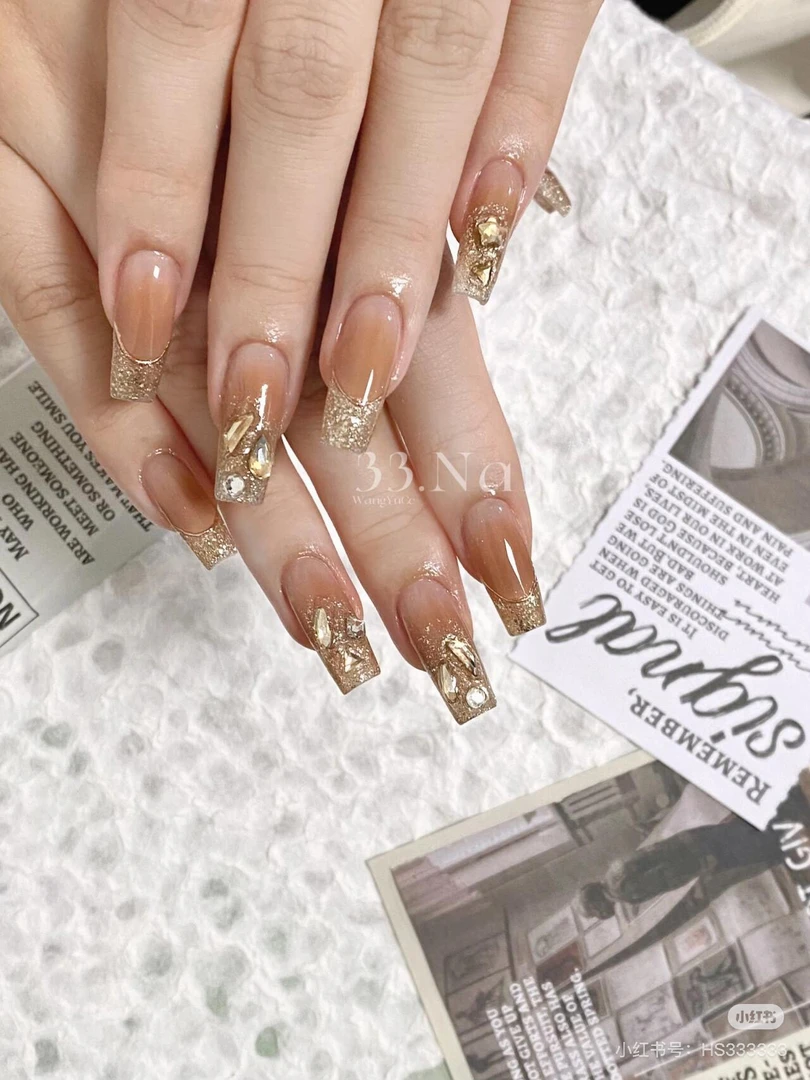 【璀璨繁星】纯手工秋冬氛围感美拉德穿戴甲爆闪碎钻可拆卸穿戴美甲