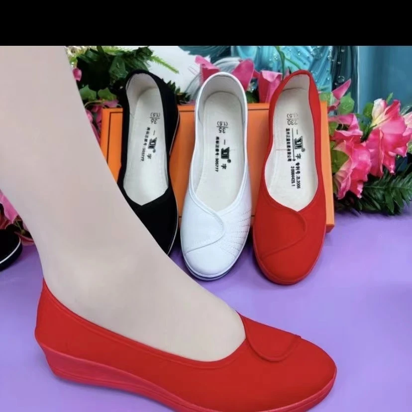 春秋新款软底软面时尚坡跟单鞋