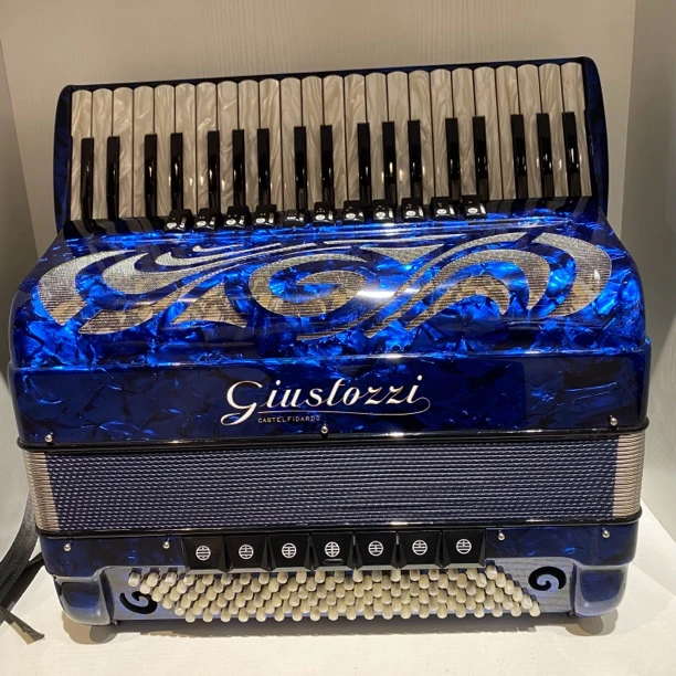 意大利原装进口Giustozzi牌120贝斯四排簧回声手风琴
